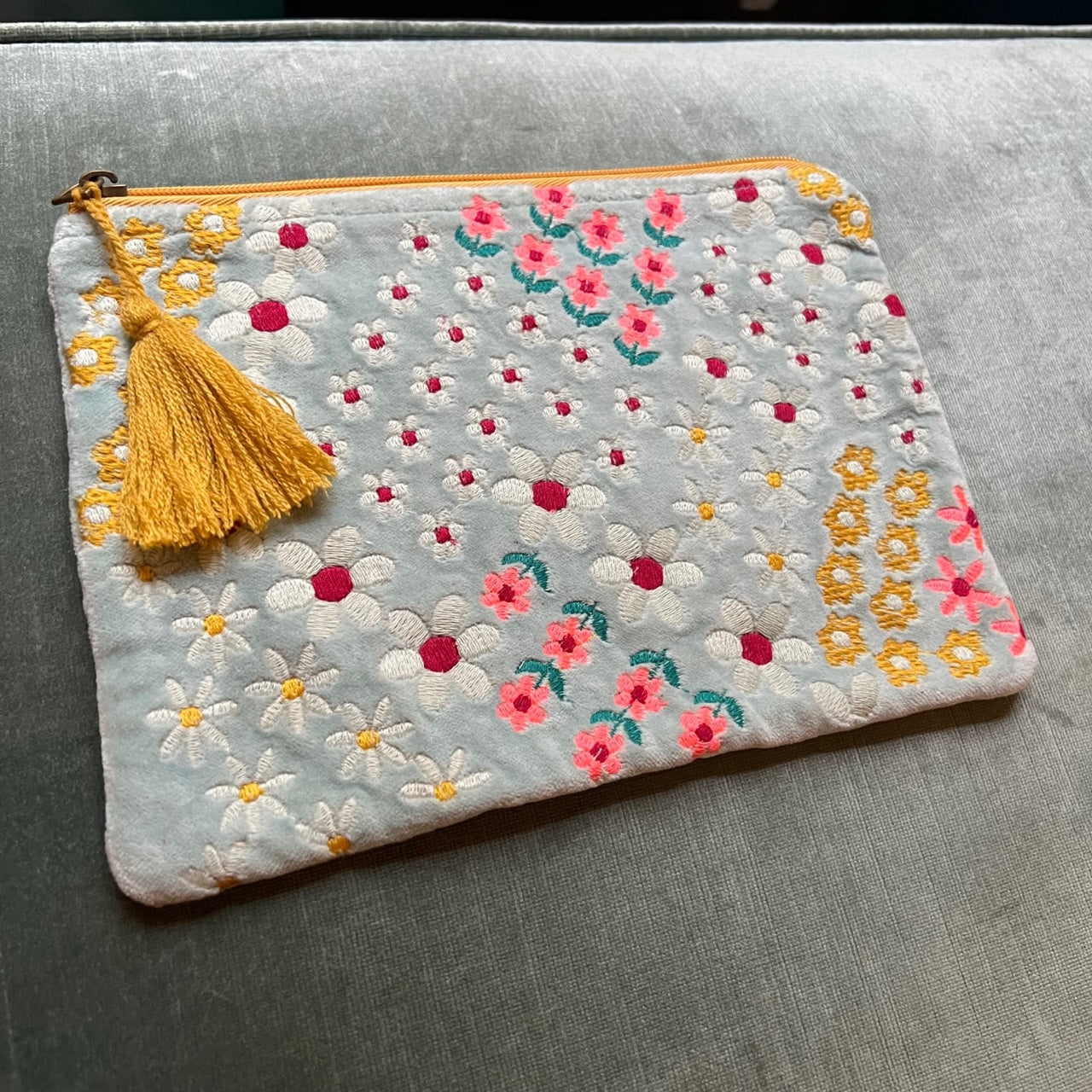 BLUE FLOWER POUCH