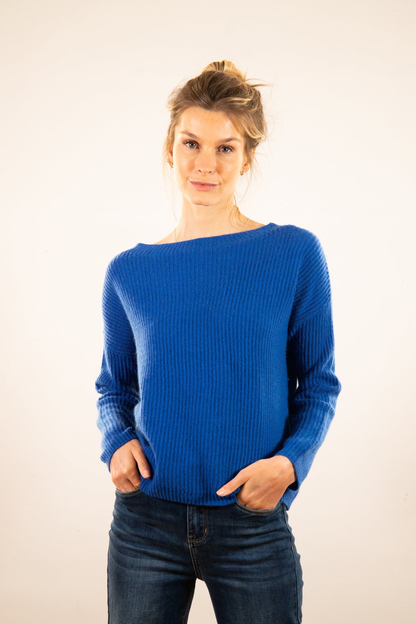 BLACK MADI SWEATER