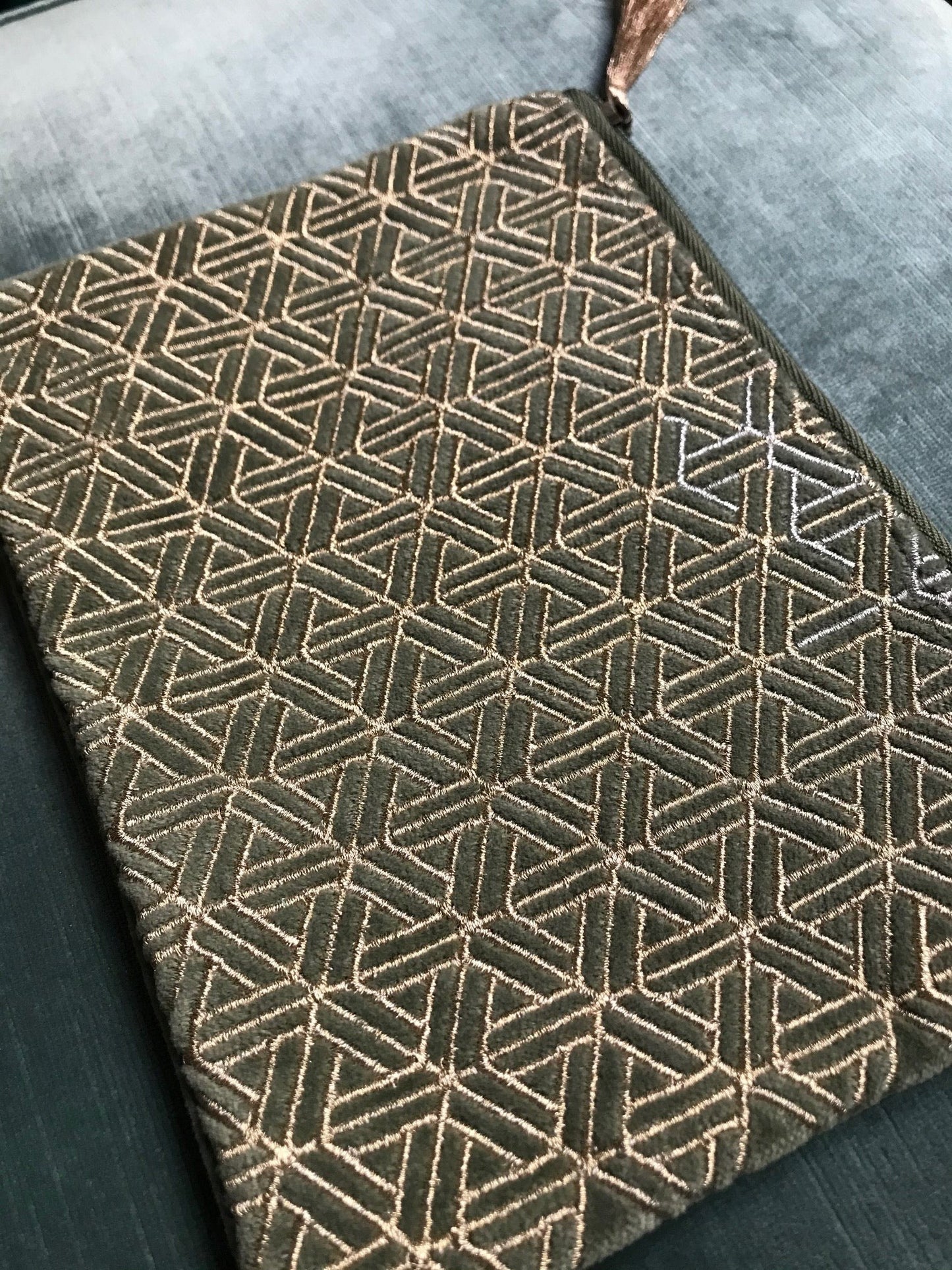 Pouch 5