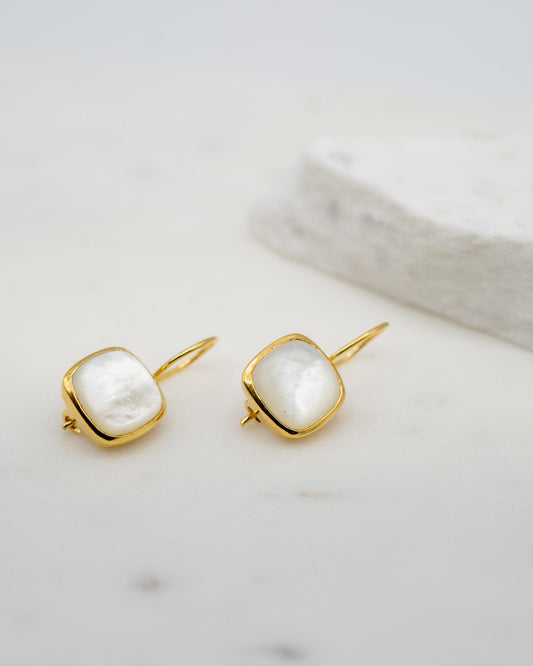 boucles d'oreilles or vermeil dormeuse pierre semi précieuse pierre de lune joaillerie création bijouterie paris bijoux femme