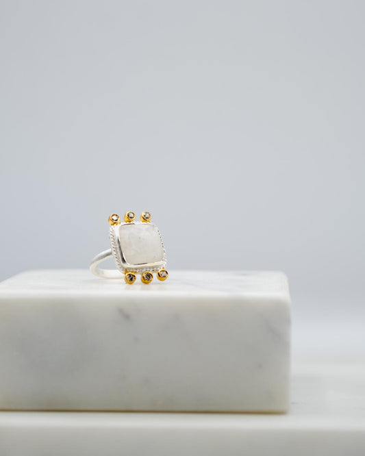 bague or vermeil pierre semi précieuse pierre de lune zirconias bijoux femme joaillerie bijouterie paris créateurs