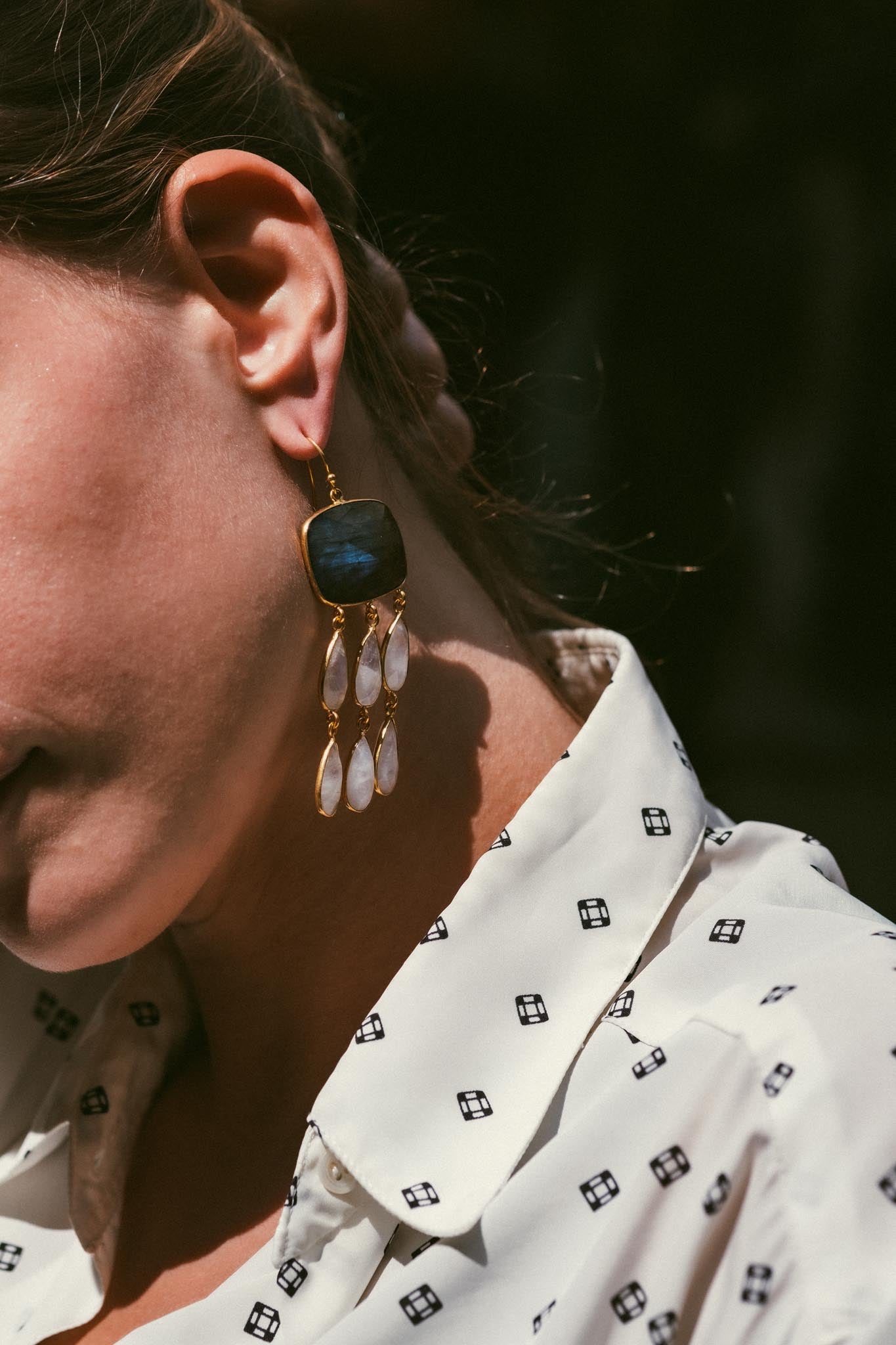 boucles d'oreilles or vermeil dormeuse pierre semi précieuse labradorite pierre de lune joaillerie création bijouterie paris bijoux femme