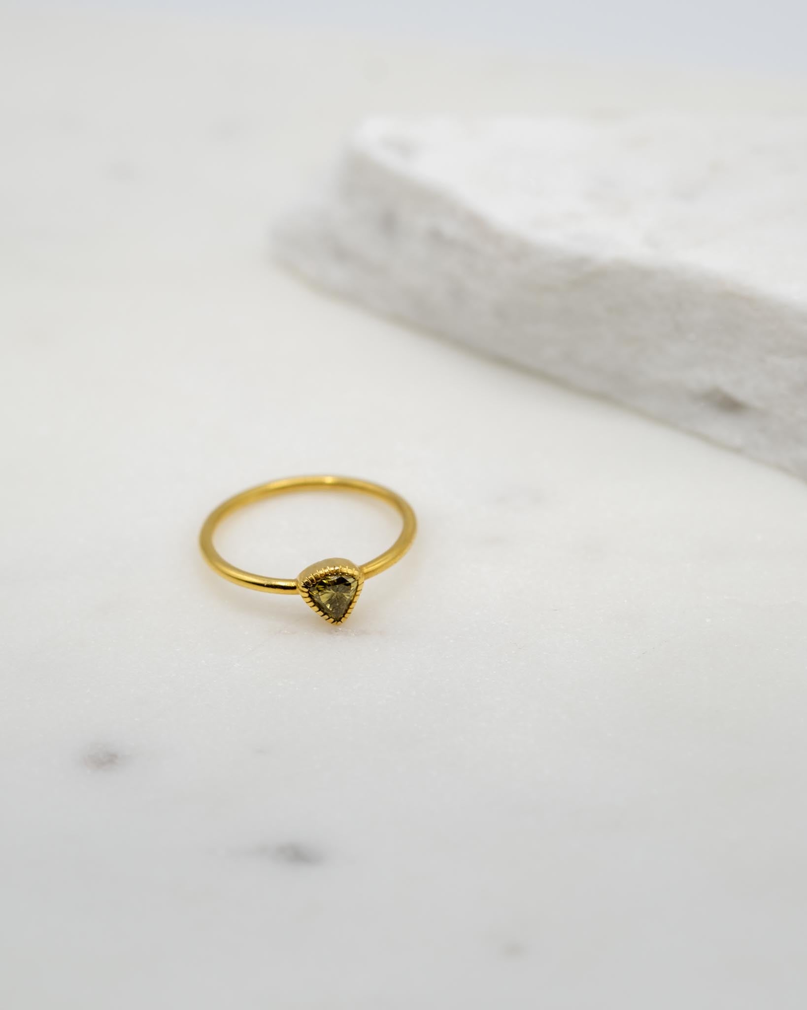 bague or diamant vert pierre précieuse bijoux femme joaillerie bijouterie paris créateurs