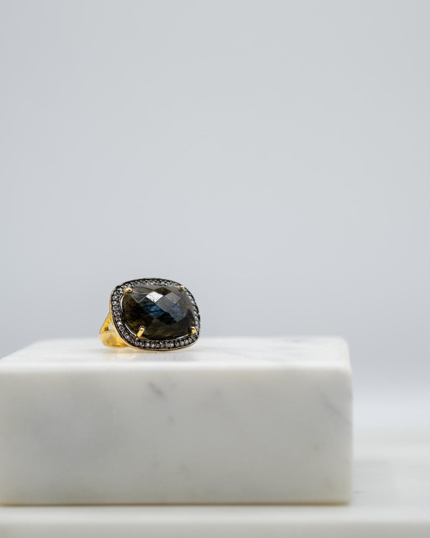 bague or vermeil pierre semi précieuse labradorite zirconias bijoux femme joaillerie bijouterie paris créateurs