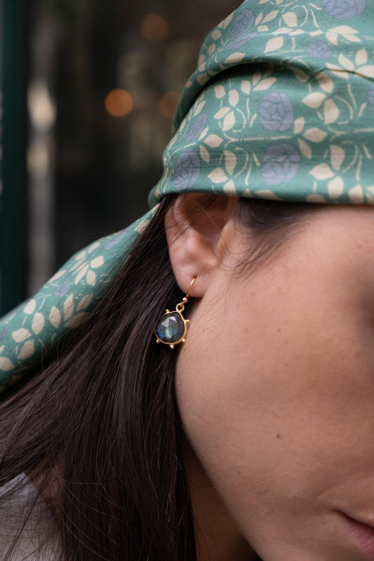 boucles d'oreilles or vermeil dormeuse pierre semi précieuse labradorite création joaillerie bijouterie paris bijoux femme