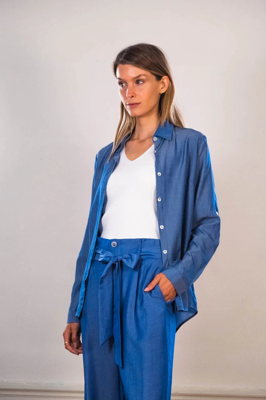 chemise bleue femme bouton nacré création paris pret-à-porter mode